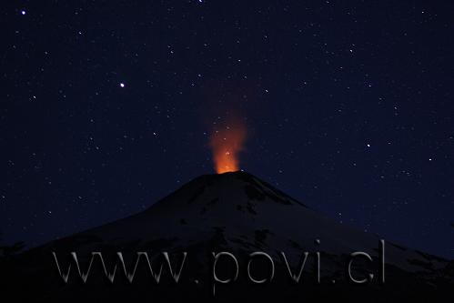 Photo from Rucapillán (Conaf) sector. Volcano shows fluctuating activity. Image: POVI