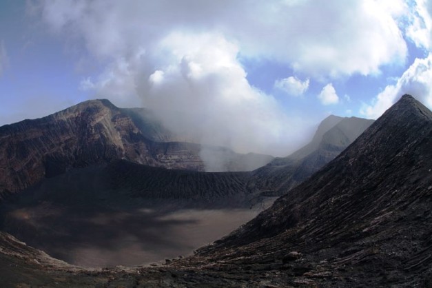 Ambrym volcano - http://www.storm2k.org/phpbb2/viewtopic.php?f=67&t=110640&start=20