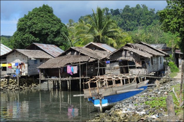 Wakai village - Togean Islands (Photo by Axel Drainville)