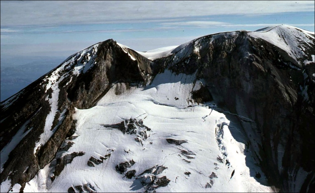 Aerial view towards the northeast of the summit region. (Photo: USGS)